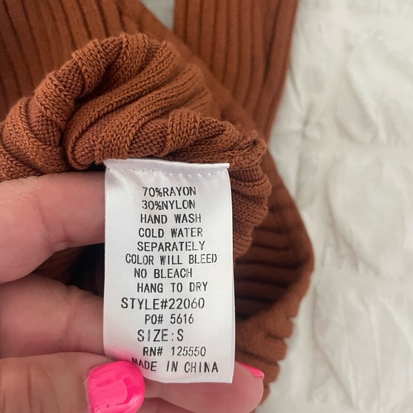 Hera Collection Rust Ribbed Bodysuit - Picture 6 of 6